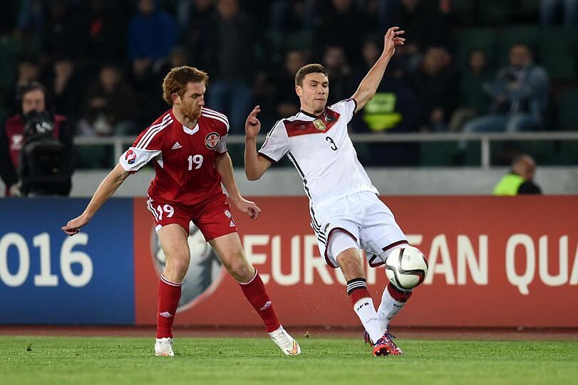 Jonas Hector, Note 2
Gelungenes Start-Elf-Debüt für den gebürtigen Saarländers. Fehlpass-Quote: null. Darf wiederkommen.