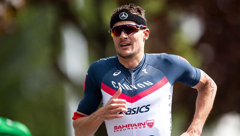 Jan Frodeno läuft beim Triathlon Buschhütten. Jan Frodeno läuft beim Triathlon Buschhütten.