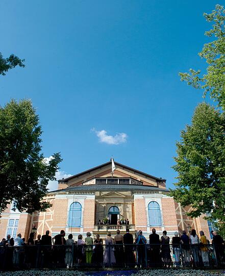 Bilder von der Eröffnung der 103. Wagner-Festspiele statt.