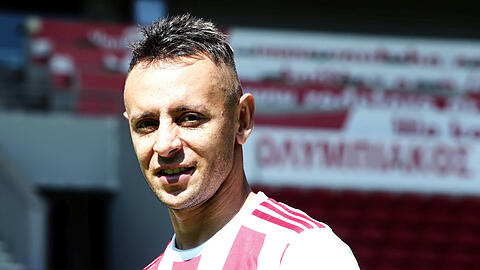 Lief insgesamt acht Jahre für den FC Bayern auf: Rafinha