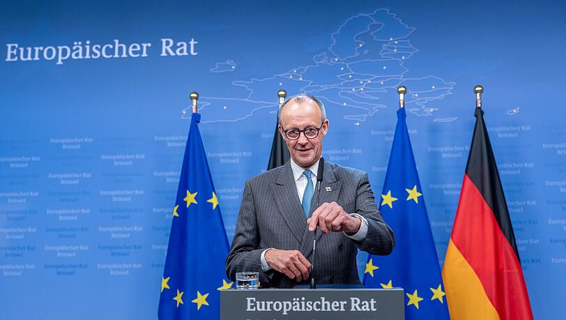 Stärkung des Zusammenhalts Europas: Das ist mit 54 Prozent mit Abstand das Thema, um das sich die Bundesregierung von Kanzler Friedrich Merz (CDU) im neuen Jahr besonders kümmern sollte. Stärkung des Zusammenhalts Europas: Das ist mit 54 Prozent mit Abstand das Thema, um das sich die Bundesregierung von Kanzler Friedrich Merz (CDU) im neuen Jahr besonders kümmern sollte.