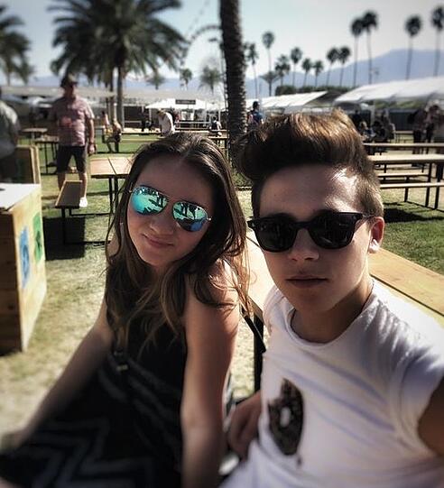Brooklyn Beckham mit seiner Cousine Liberty