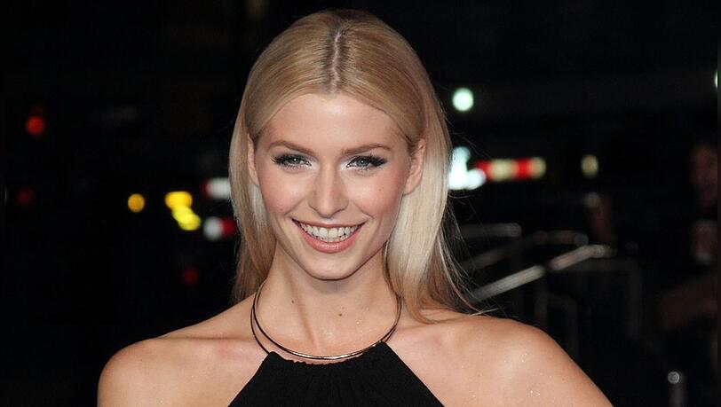 Lena Gercke meldet sich nach der Geburt ihrer zweiten Tochter zurück.