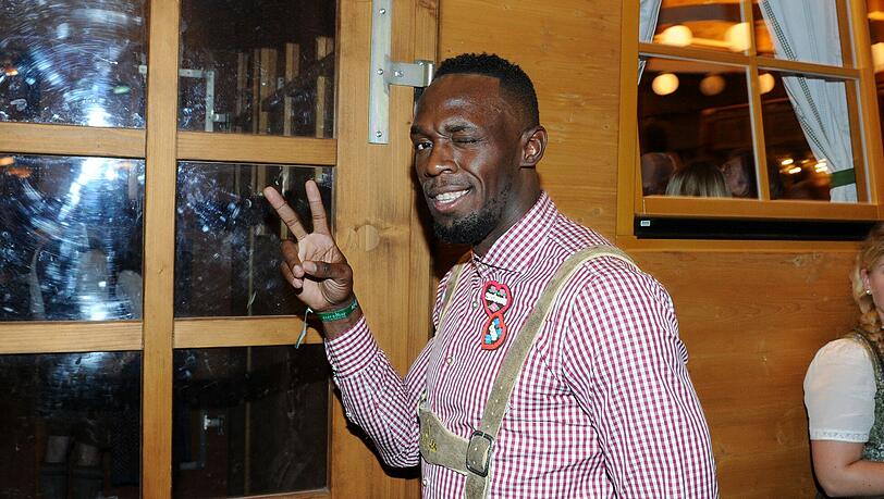 Usain Bolt besuchte am Mittwoch das Schützenzelt und Käfers Wiesn Schänke Usain Bolt besuchte am Mittwoch das Schützenzelt und Käfers Wiesn Schänke