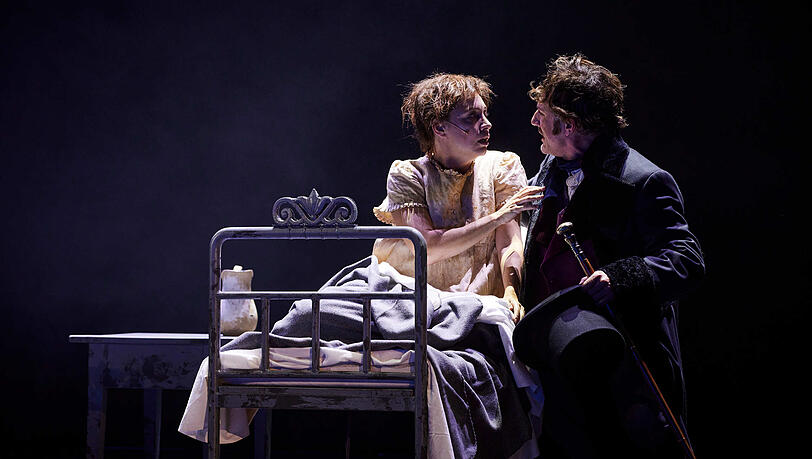 Wietske van Tongeren als Fantine mit Armin Kahl als Jean Valjean.