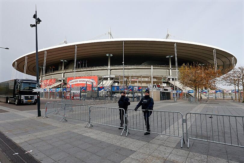 Saint Denis (Eröffnungsspiel, drei Gruppenspiele, ein Achtel-, ein Viertelfinale plus Endspiel): Stade de France.