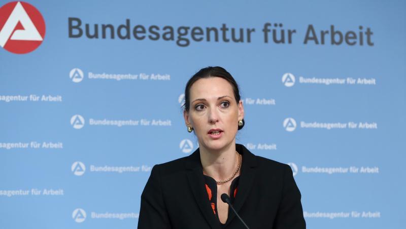 Valerie Holsboer spricht in der BA-Zentrale in Nürnberg. Foto: Daniel Karmann/Archivbild