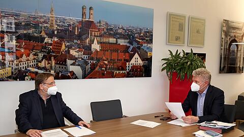Münchens Oberbürgermeister Dieter hat sich am Montag mit DFB-Vizepräsident Rainer Koch getroffen.