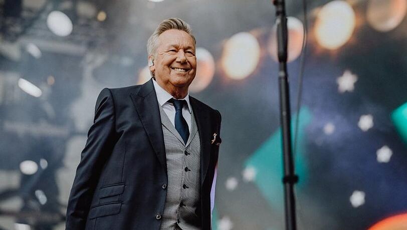 Roland Kaiser feiert 2024 sein Bühnenjubiläum mit einer Tournee.