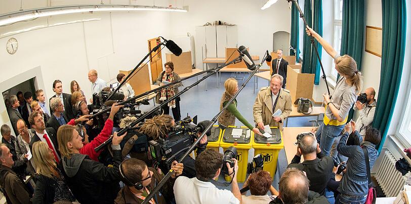 Der SPD-Spitzenkandidat Christian Ude bei der Wahl in Schwabing.