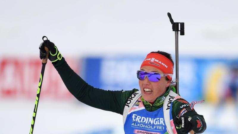 Bleibt bei der WM im Einzel ohne Medaille: Laura Dahlmeier aus Deutschland überquert die Ziellinie. Bleibt bei der WM im Einzel ohne Medaille: Laura Dahlmeier aus Deutschland überquert die Ziellinie.