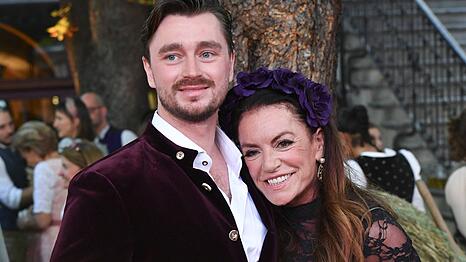Nach jahrelanger Funkstille haben sich Lambert Dinzinger jr. und Christine Neubauer vers&ouml;hnt. Inzwischen ist die Familie weiter gewachsen.