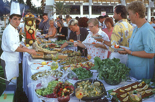Schönes Buffet im Ferienclub, Foto: H.W. Rodrian