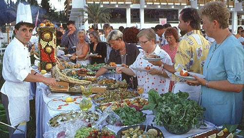 Schönes Buffet im Ferienclub, Foto: H.W. Rodrian Schönes Buffet im Ferienclub, Foto: H.W. Rodrian