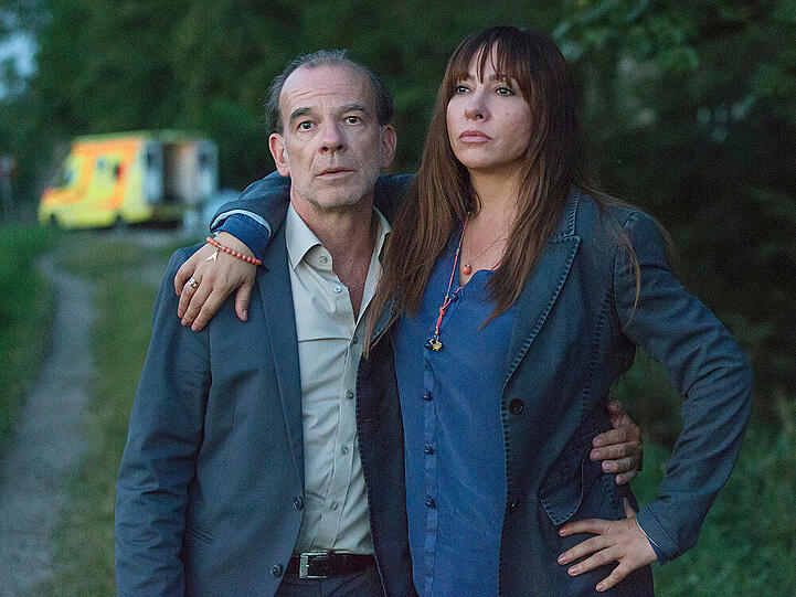 Eva Saalfeld (Simone Thomalla, rechts) und Andreas Keppler (Martin Wuttke, links) sind geschockt