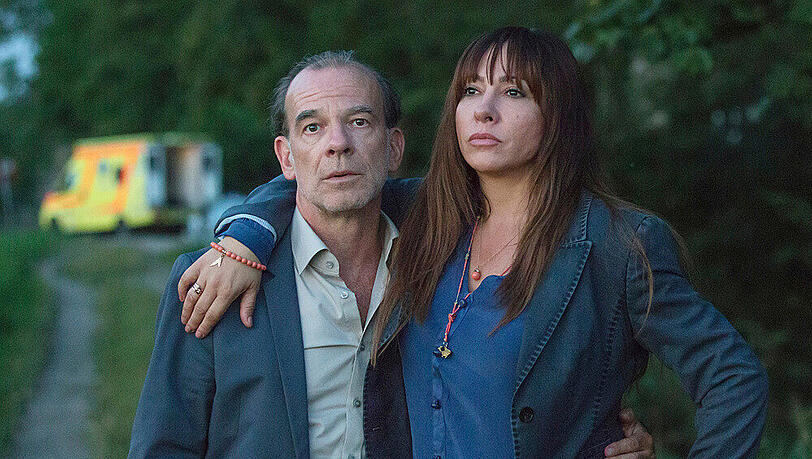 Eva Saalfeld (Simone Thomalla, rechts) und Andreas Keppler (Martin Wuttke, links) sind geschockt Eva Saalfeld (Simone Thomalla, rechts) und Andreas Keppler (Martin Wuttke, links) sind geschockt
