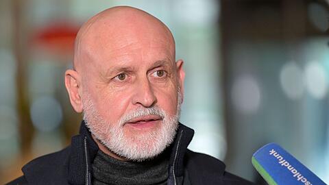 dbb-Chef Volker Geyer warnt vor weiteren Streiks.