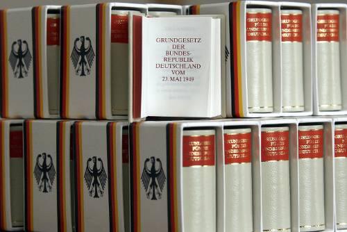 Das Grundgesetz trat am 23. Mai 1949 in Kraft.