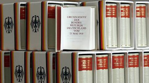 Das Grundgesetz trat am 23. Mai 1949 in Kraft.