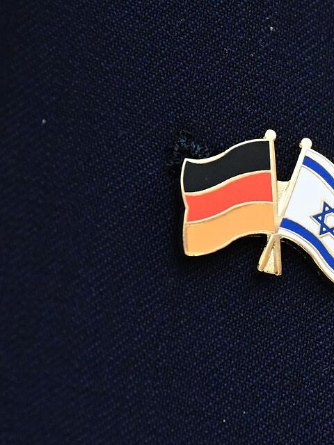 Das Opfer trug nach Angaben der Ermittler eine Anstecknadel mit der Flagge Israels am Revers. (Symbolbild)