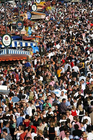 So sieht eine Wirtschaftsmacht aus: Millionen pilgern jährlich auf die Wiesn - und lassen Millionen hier.