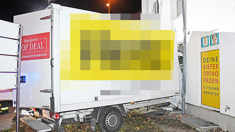 Der Lkw-Fahrer landete in der Praxis des Kieferorthopäden.