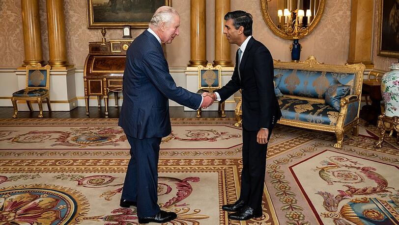 König Charles III. hat Rishi Sunak zum Premierminister ernannt.
