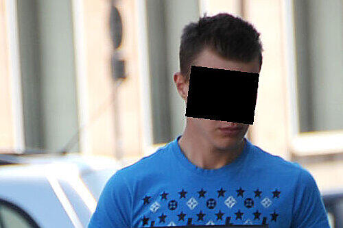 Endstation U-Haft: Gestern wurde der jugendliche U-Bahn-Schläger (15) aus Fürth von der Polizei in die Jugendhaftanstalt Laufen (Oberbayern) gebracht.