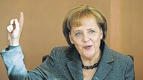 Spöttisch meldet sich Merkel im Kabinett gestern zu Wort - draußen ist die Stimmung deutlich schlechter.