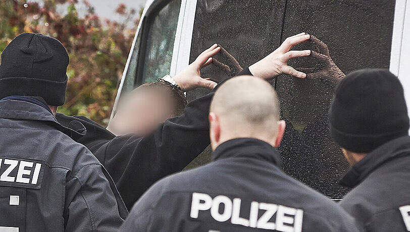 Etwa ein halbes Jahr ermittelte die Polizei um den Drogenring sprengen zu können. (Symbolbild) Etwa ein halbes Jahr ermittelte die Polizei um den Drogenring sprengen zu können. (Symbolbild)