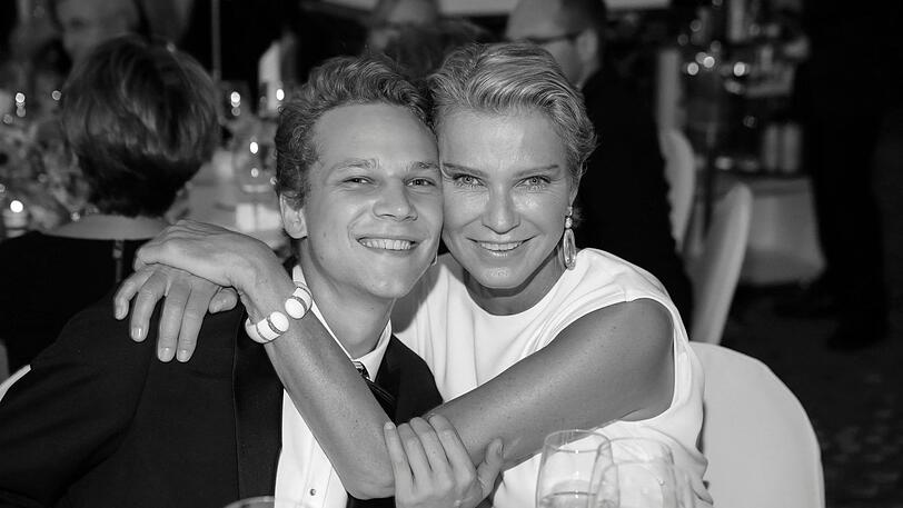 Stephanie Gräfin Bruges von Pfuel mit Sohn Karl ("Charly") Bagusat beim Dreamball 2016.
