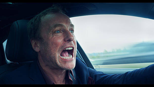 Karsten Drechsler (Mark Waschke) ist auf dem Weg zu seinem letzten wichtigen Meeting.