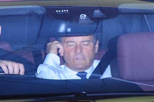 Tony Hayward in seinem Wagen nach der Vorstandssitzung