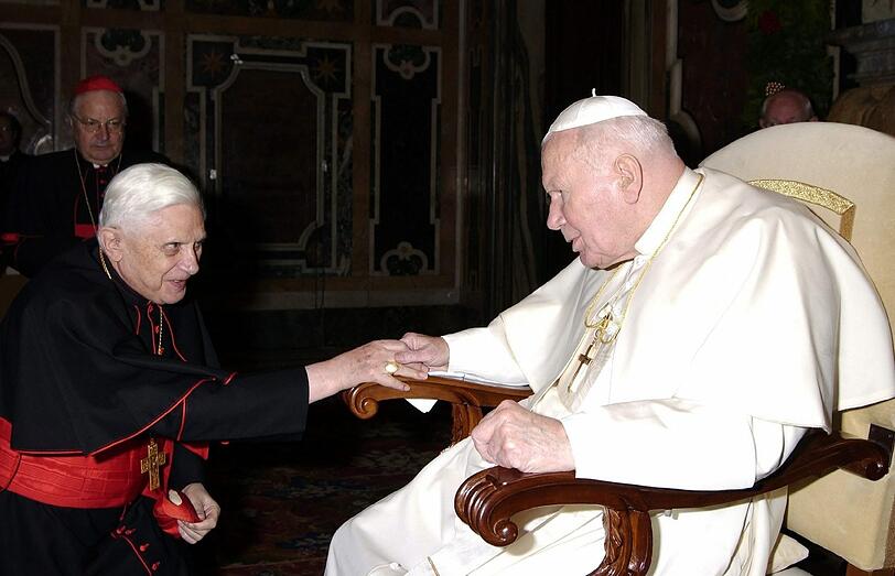 Dort war er ein enger Vertrauter von Papst Johannes Paul II.