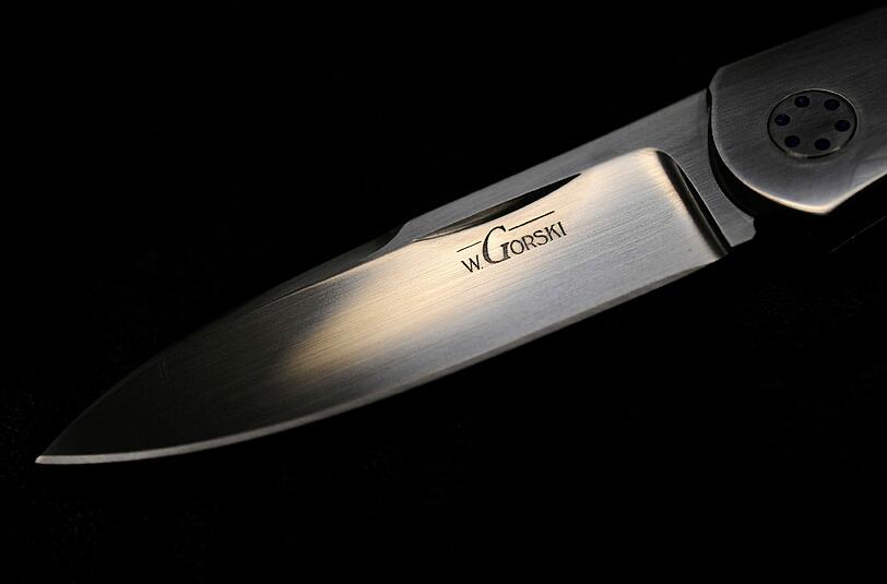 Zwei betrunkene Männer haben sich mit einem Messer bewaffnet Zutritt zu einem Flüchtlingsheim verschafft (Symbolbild)
