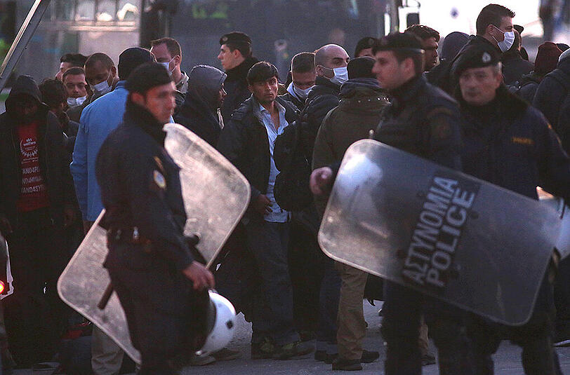 Als erstes wurden Migranten ausgewiesen, die keinen Asylantrag gestellt haben oder aus sicheren Drittstaaten kommen, wie der Sprecher weiter mitteilte. Foto: Orestis Panagiotou