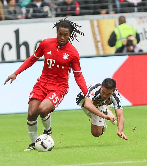 RENATO SANCHES - Note 5: Die große Enttäuschung dieser Saison. Kam mit riesigen Erwartungen, dem EM-Pokal und einer Bürde nach München: Sanches kostete die Bayern schließlich 35 Millionen Euro Ablöse, ganz zu schweigen von den Prämien, die noch dazukommen können. Doch der Portugiese fremdelte vom ersten Tag an, legte die Nervosität nie ab. Will Sanches schon wieder weg? Manchester United und Juventus sollen interessiert sein.