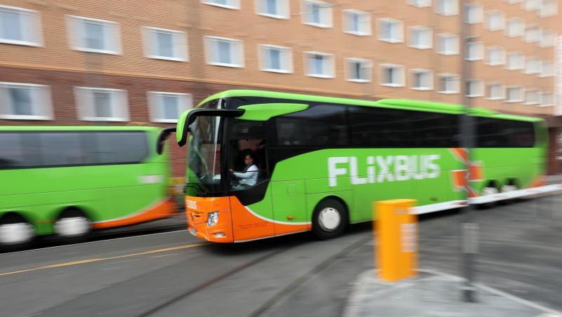 Flixbus baut sein Europageschäft aus: Der größte deutsche Fernbus-Betreiber übernimmt den kleineren Konkurrenten Eurolines vom französischen Transdev-Konzern, einschließlich der nur in Frankreich fahrenden Isilines-Busse. Flixbus baut sein Europageschäft aus: Der größte deutsche Fernbus-Betreiber übernimmt den kleineren Konkurrenten Eurolines vom französischen Transdev-Konzern, einschließlich der nur in Frankreich fahrenden Isilines-Busse.