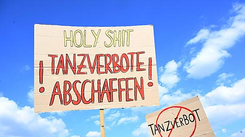 Kritikern ist das Tanzverbot ein Dorn im Auge. (Archivbild)