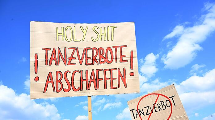 Kritikern ist das Tanzverbot ein Dorn im Auge. (Archivbild)