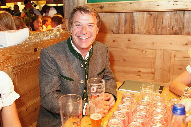Im Weinzelt war Schlagersänder Patrick Lindner anzutreffen.