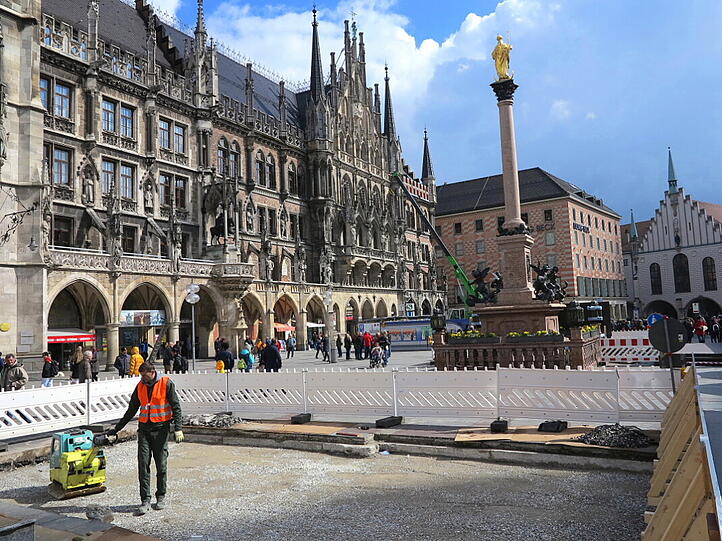 Selbst der Marienplatz wird erneuert.