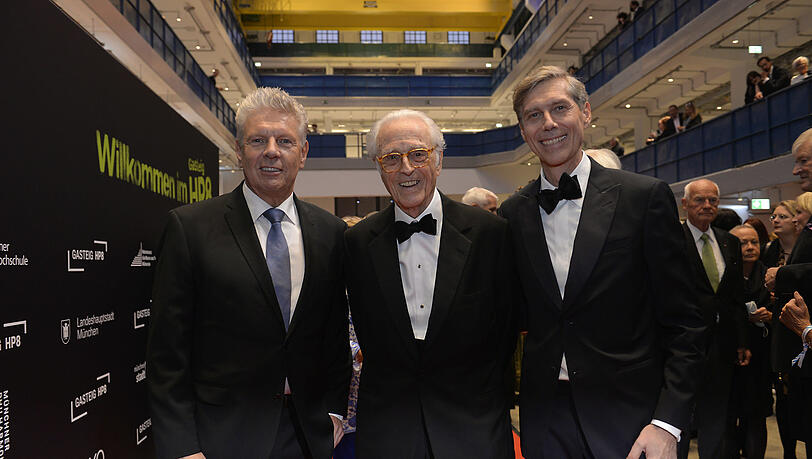 Der Ministerpräsident war nicht da, dafür aber Herzog Franz (Mitte) mit Dieter Reiter und Max Wagner (rechts) Der Ministerpräsident war nicht da, dafür aber Herzog Franz (Mitte) mit Dieter Reiter und Max Wagner (rechts)