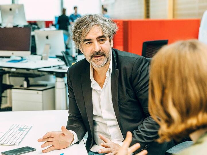 Deniz Yücel wurde in der Türkei zu einer Strafe von zwei Jahren, neun Monaten und 22 Tagen verurteilt.