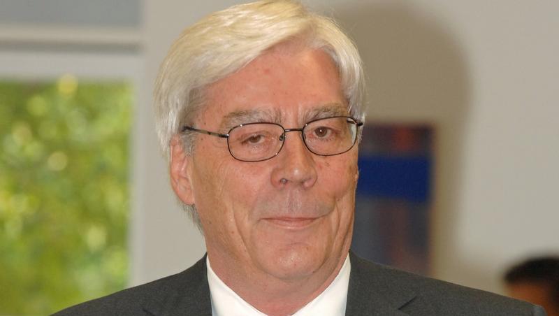 Pleite-Banker Werner Schmidt soll Millionen zahlen Pleite-Banker Werner Schmidt soll Millionen zahlen