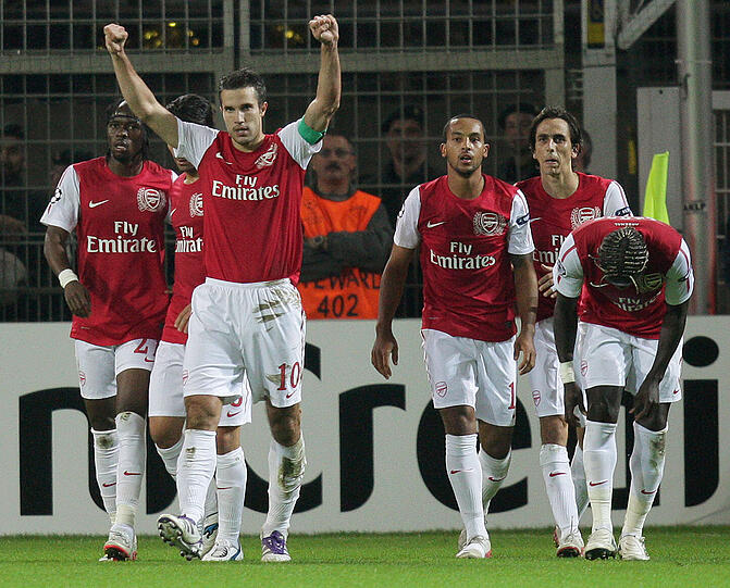 Dem FC Arsenal gelang es in der Saison 03/04 als erste Mannschaft der europäischen Top-Ligen Meister zu werden, ohne einer einzigen Niederlage.