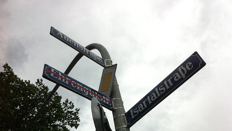 Die Auenstraße wird entsprechend nach Westen zur Isartalstraße verlängert. Die Auenstraße wird entsprechend nach Westen zur Isartalstraße verlängert.