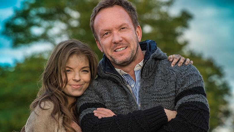 Arm in Arm mit einer "Heldin": Schauspielerin Yvonne Catterfeld mit dem Produzenten Stefan Raiser. Arm in Arm mit einer "Heldin": Schauspielerin Yvonne Catterfeld mit dem Produzenten Stefan Raiser.