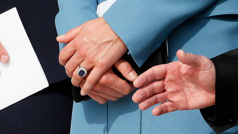 Prinzessin Kate bekam von William zur Verlobung diesen Saphir-Ring geschenkt.