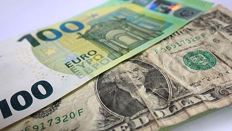 Der Euro - im Vergleich zum US-Dollar derzeit die h&auml;rtere W&auml;hrung. (Symbolbild)